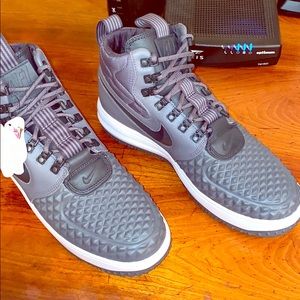 Nike Lunar Force 1 Duckboots in Olive Green